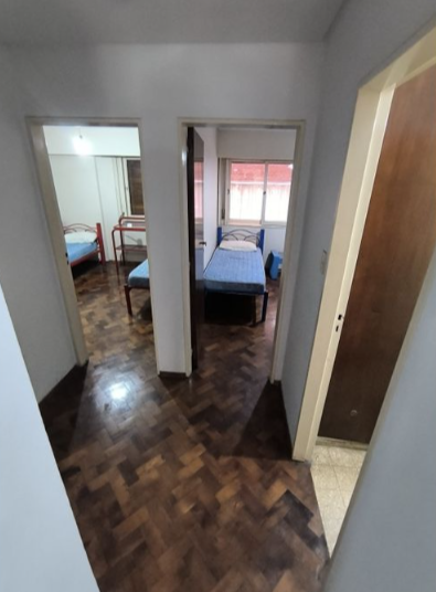 VENTA Departamento de 2 dormitorios frente sobre calle Chacabuco