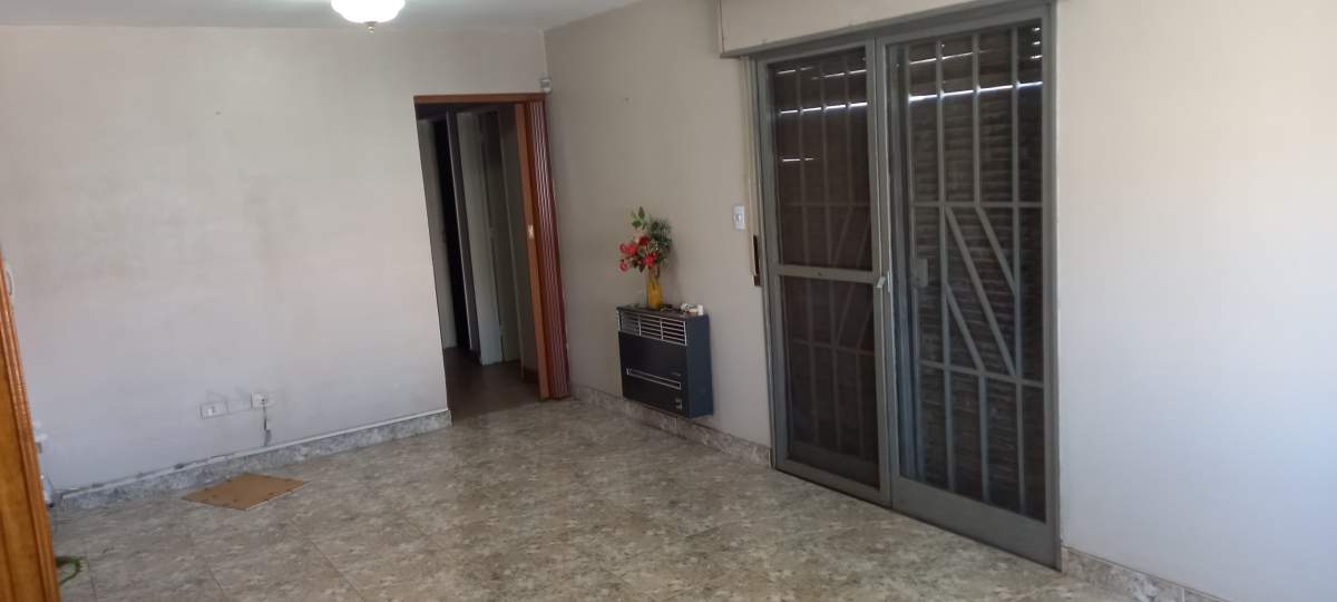 CASA EN ALQUILER BARRIO POETA LUGONES