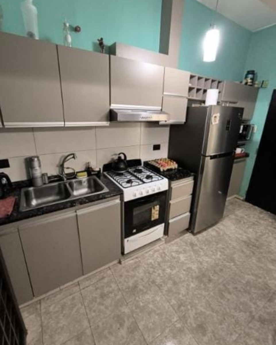 VENTA CASA 2 DORMITORIOS YOFRE NORTE RECICLADA A NUEVA