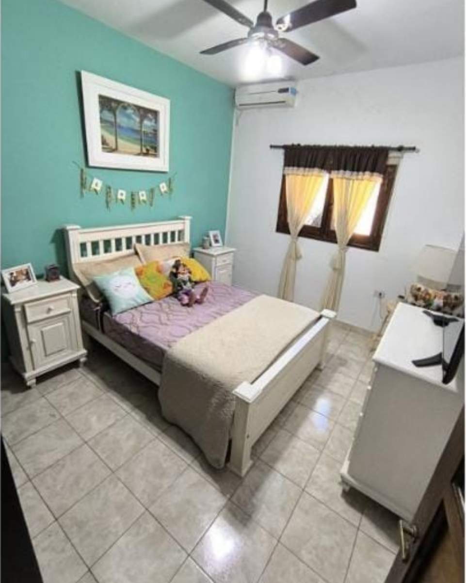 VENTA CASA 2 DORMITORIOS YOFRE NORTE RECICLADA A NUEVA