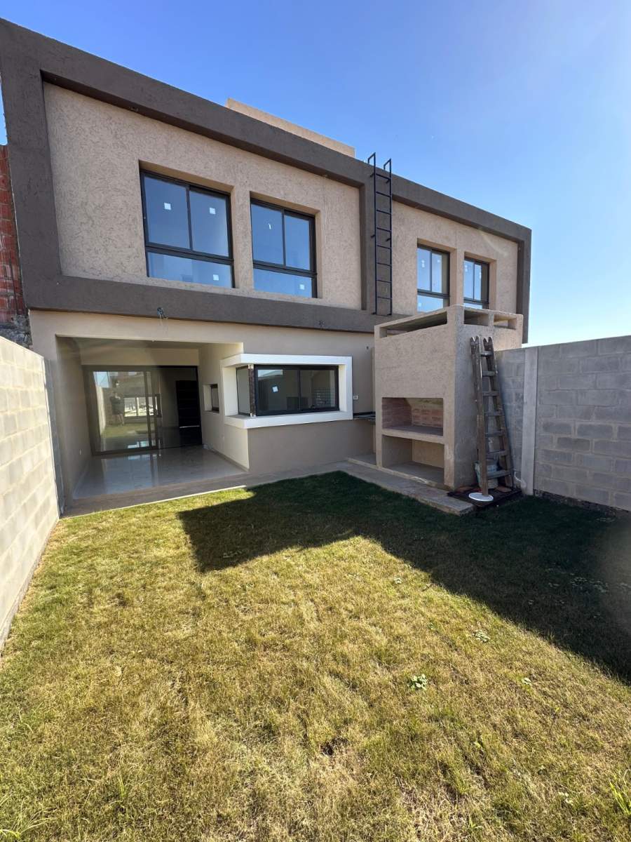 DUPLEX 3 DORMITORIOS -ALQUILER - RINCONES DE MANTIALES