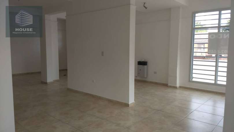 LOCAL EN VENTA BARRIO  ALTA CÓRDOBA PROXIMO A  LA  PLAZA  - GRAN VIDRIERA - RECIBO VEHICULOS