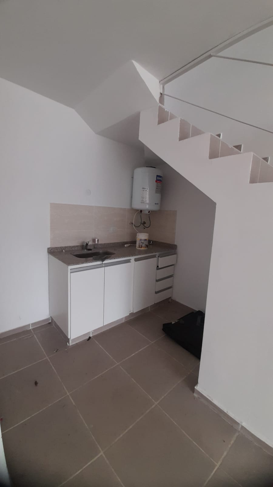 Se vende Local Comercial 103 mts propios Dólares 135.000