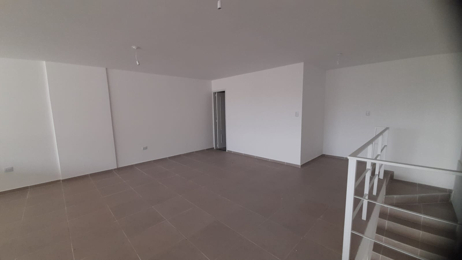 Se vende Local Comercial 103 mts propios Dólares 135.000