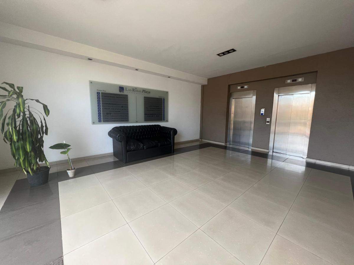 VENTA LOCAL COMERCIAL EN BARRIO CERRO DE LAS ROSAS