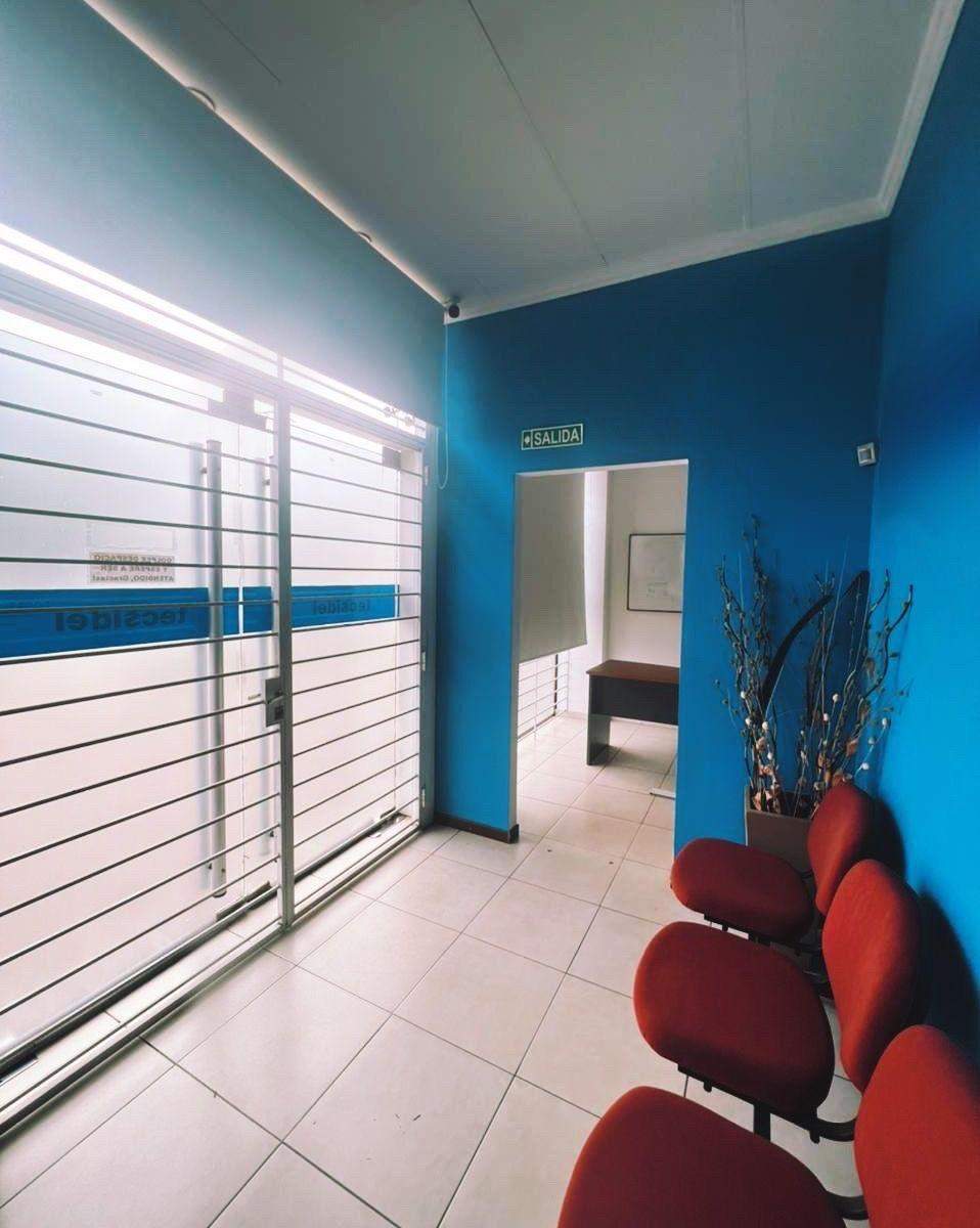 VENTA LOCAL COMERCIAL EN BARRIO CERRO DE LAS ROSAS