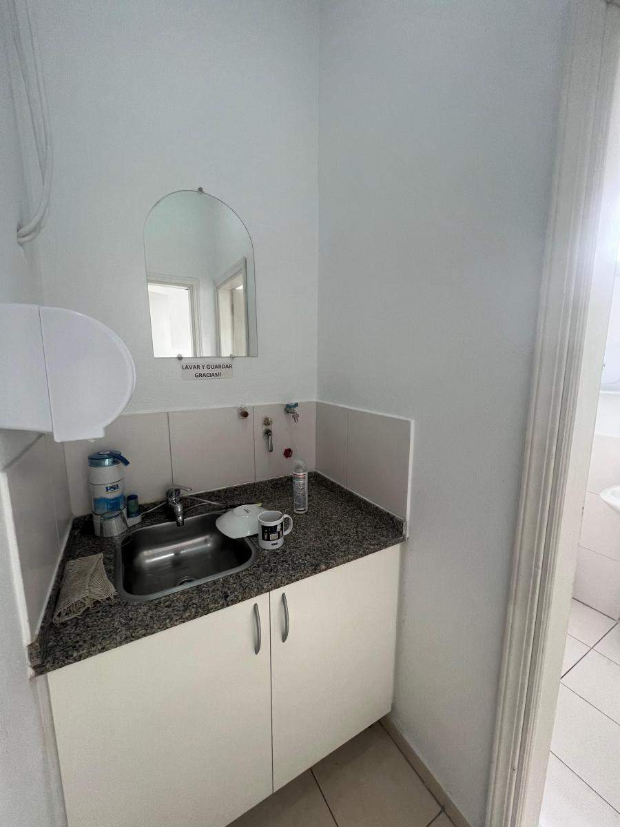 VENTA LOCAL COMERCIAL EN BARRIO CERRO DE LAS ROSAS