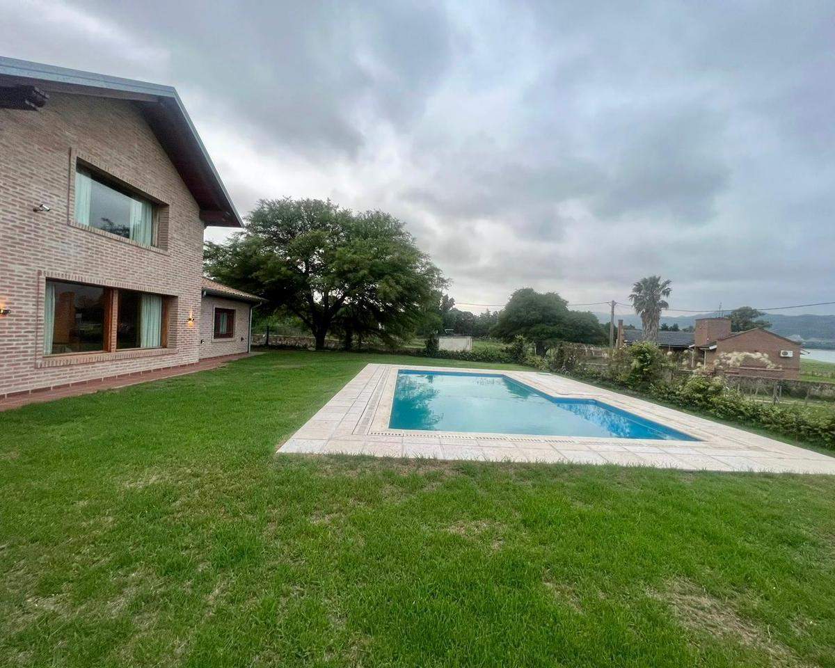 ALQUILER 3 DORMITORIOS TEMPORARIO VACACIONES EN VILLA LAGO AZUL A MINUTOS CARLOS PAZ