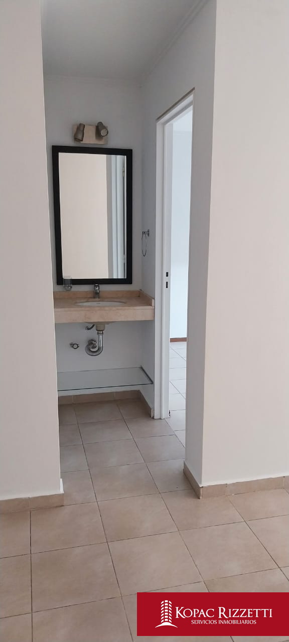 CENTRO (CORRO ESQ BV. SAN JUAN) - ALQUILER DEPARTAMENTO 1 DORM.