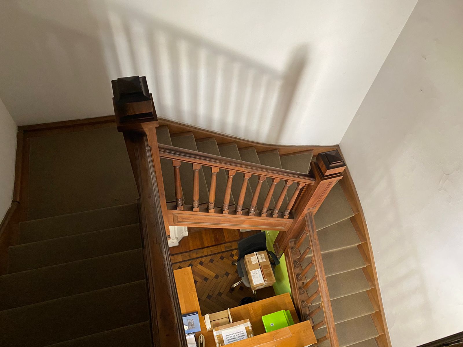 Venta Importante Casa Sobre Hipolito Yrigoyen  Nueva Cordoba