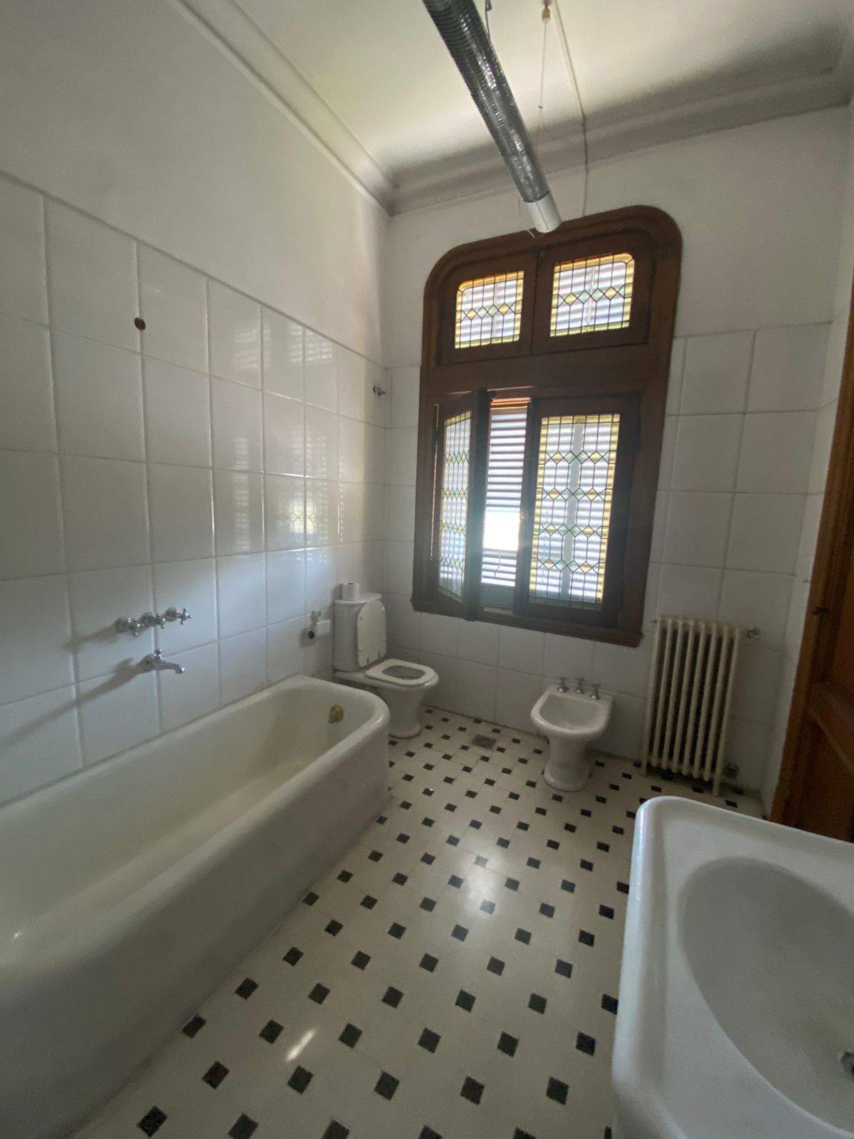 Venta Importante Casa Sobre Hipolito Yrigoyen  Nueva Cordoba