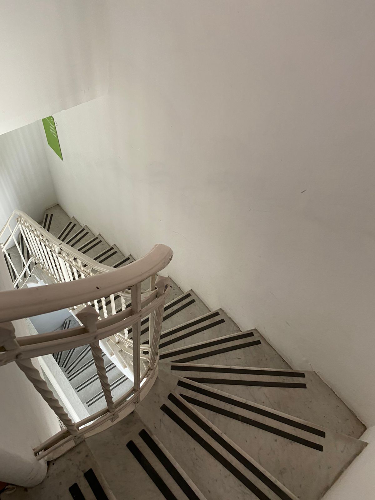 Venta Importante Casa Sobre Hipolito Yrigoyen  Nueva Cordoba