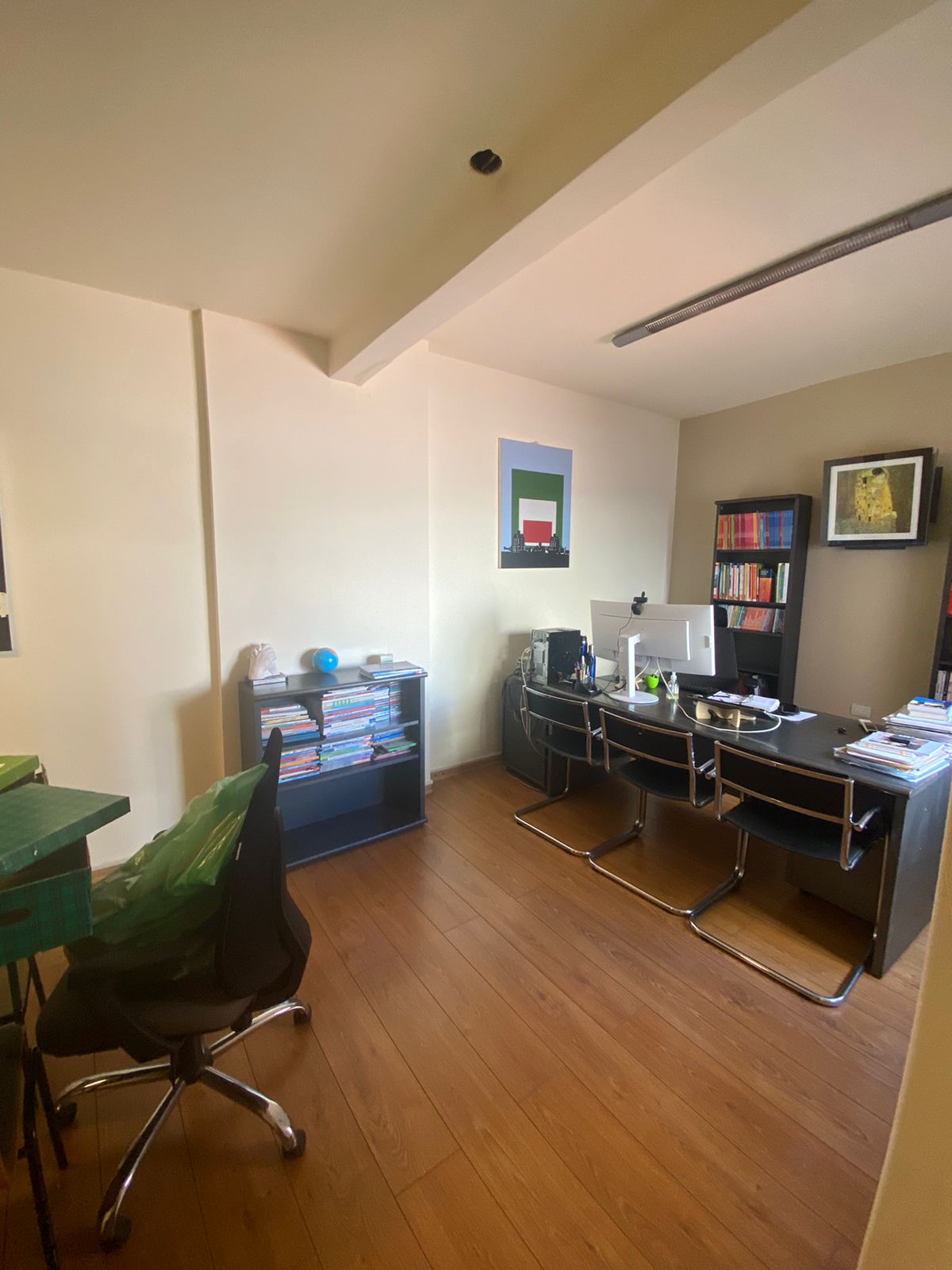 Venta Importante Casa Sobre Hipolito Yrigoyen  Nueva Cordoba