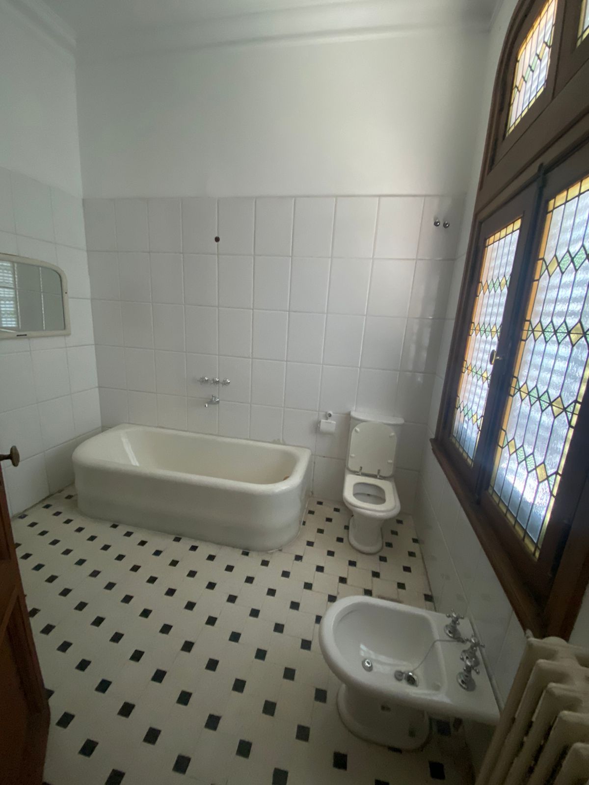 Venta Importante Casa Sobre Hipolito Yrigoyen  Nueva Cordoba