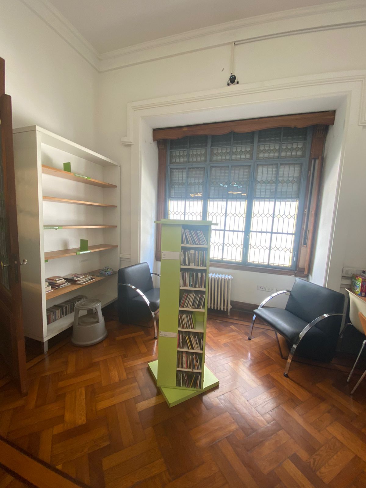 Venta Importante Casa Sobre Hipolito Yrigoyen  Nueva Cordoba