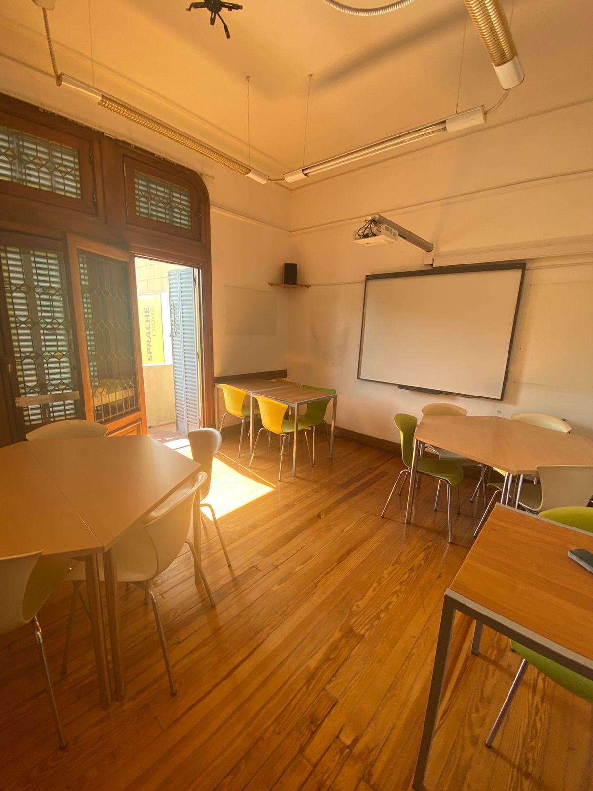 Venta Importante Casa Sobre Hipolito Yrigoyen  Nueva Cordoba