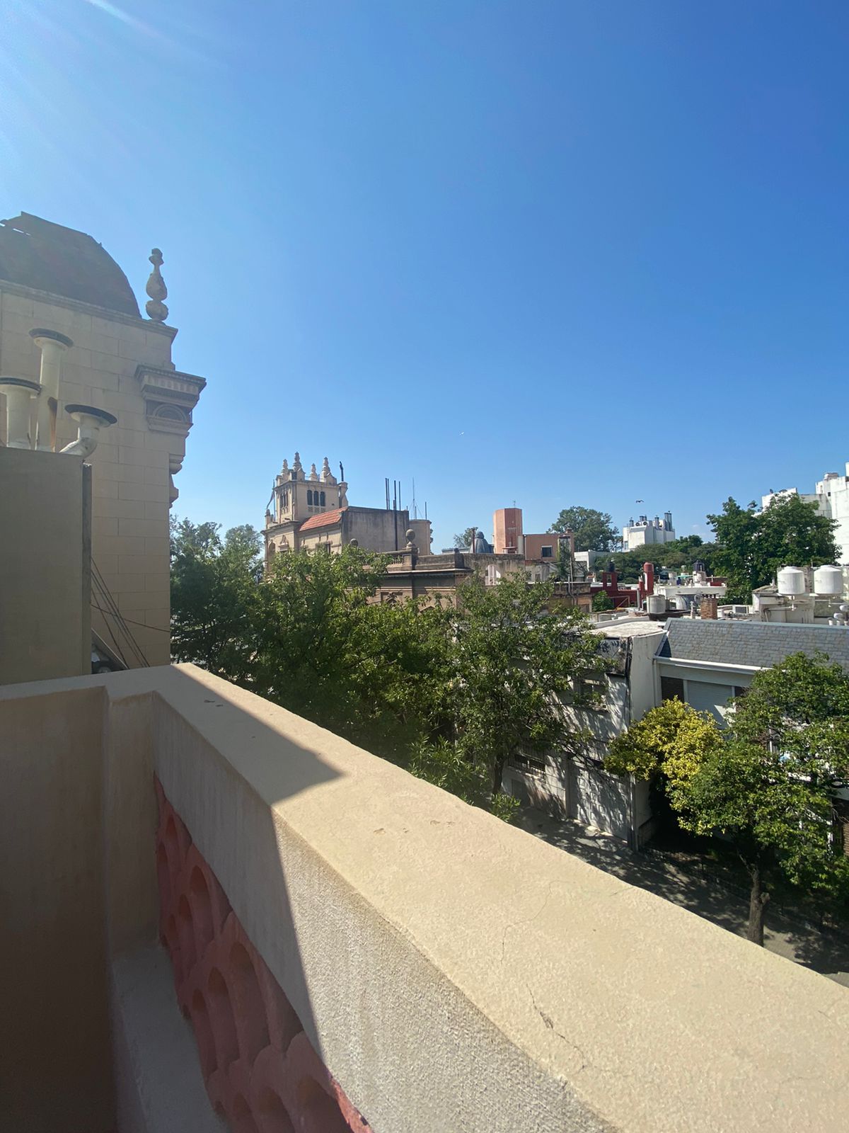 Venta Importante Casa Sobre Hipolito Yrigoyen  Nueva Cordoba