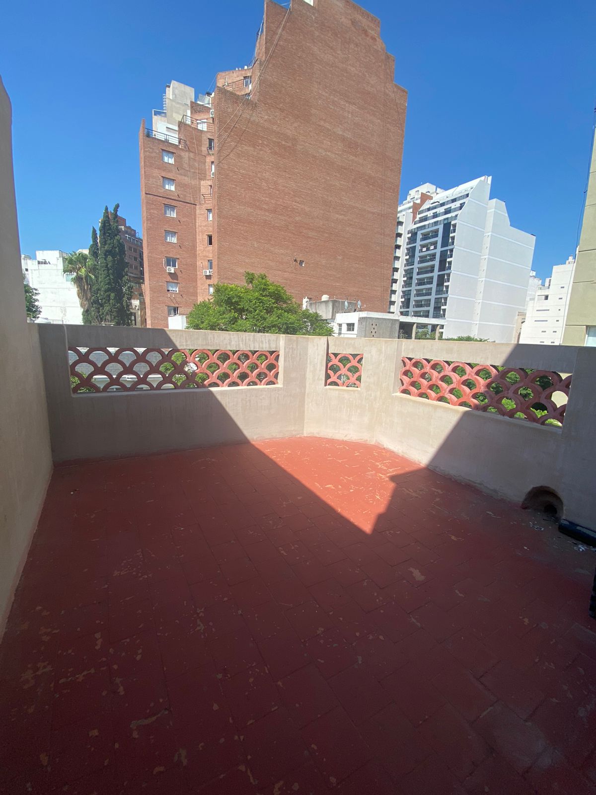 Venta Importante Casa Sobre Hipolito Yrigoyen  Nueva Cordoba
