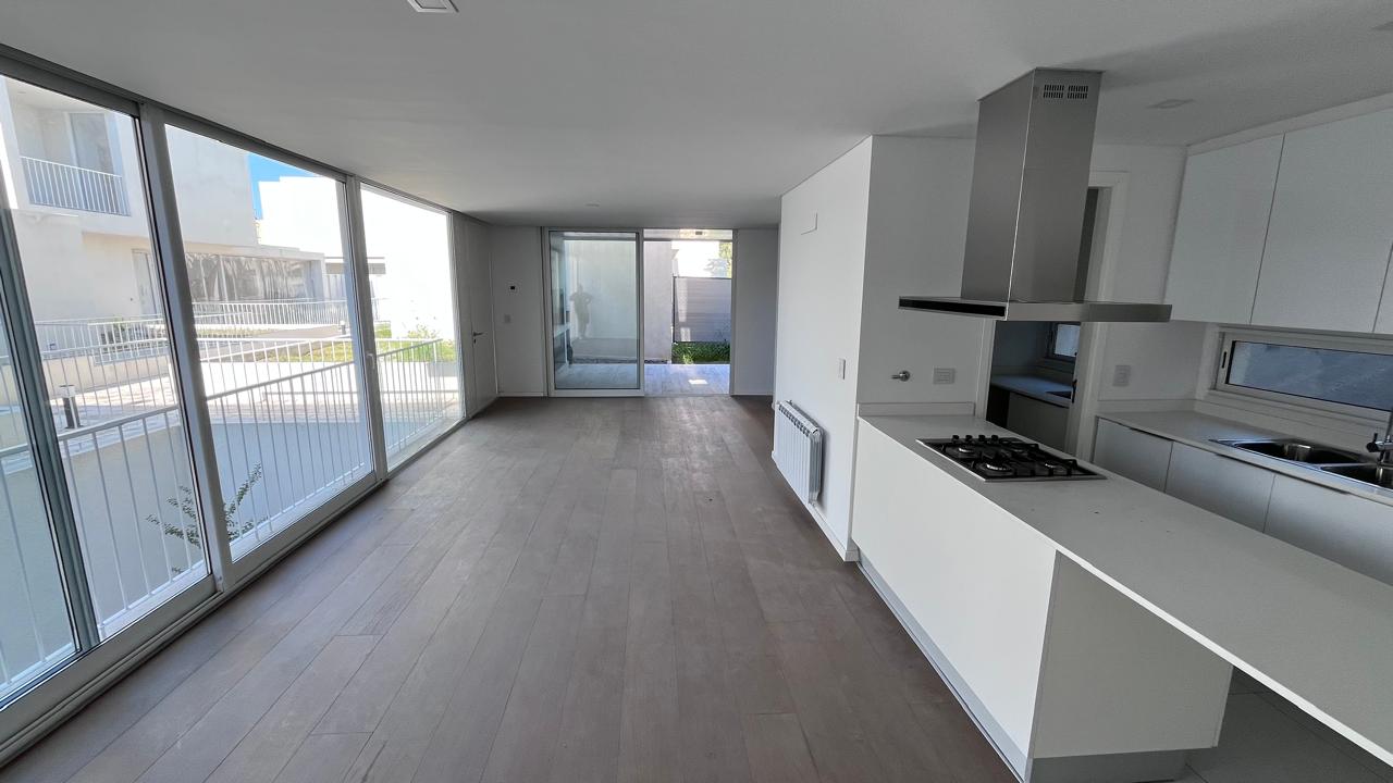 ALQUILER CASA tres dormitorios dos cocheras Villa Belgrano