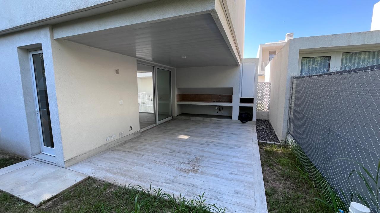 ALQUILER CASA tres dormitorios dos cocheras Villa Belgrano