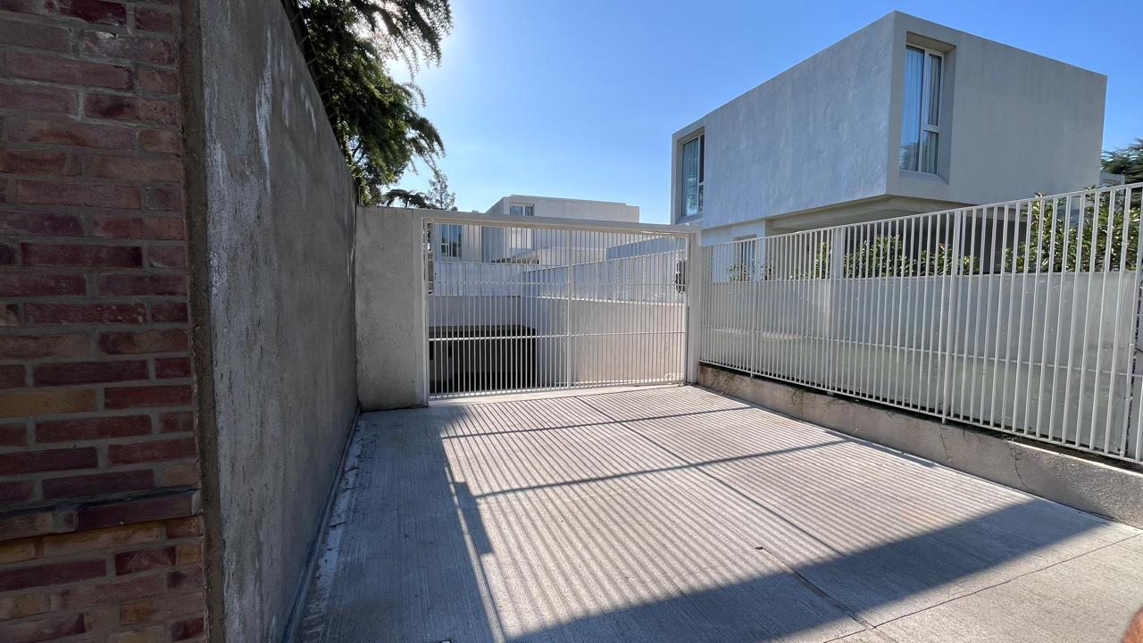 ALQUILER CASA tres dormitorios dos cocheras Villa Belgrano