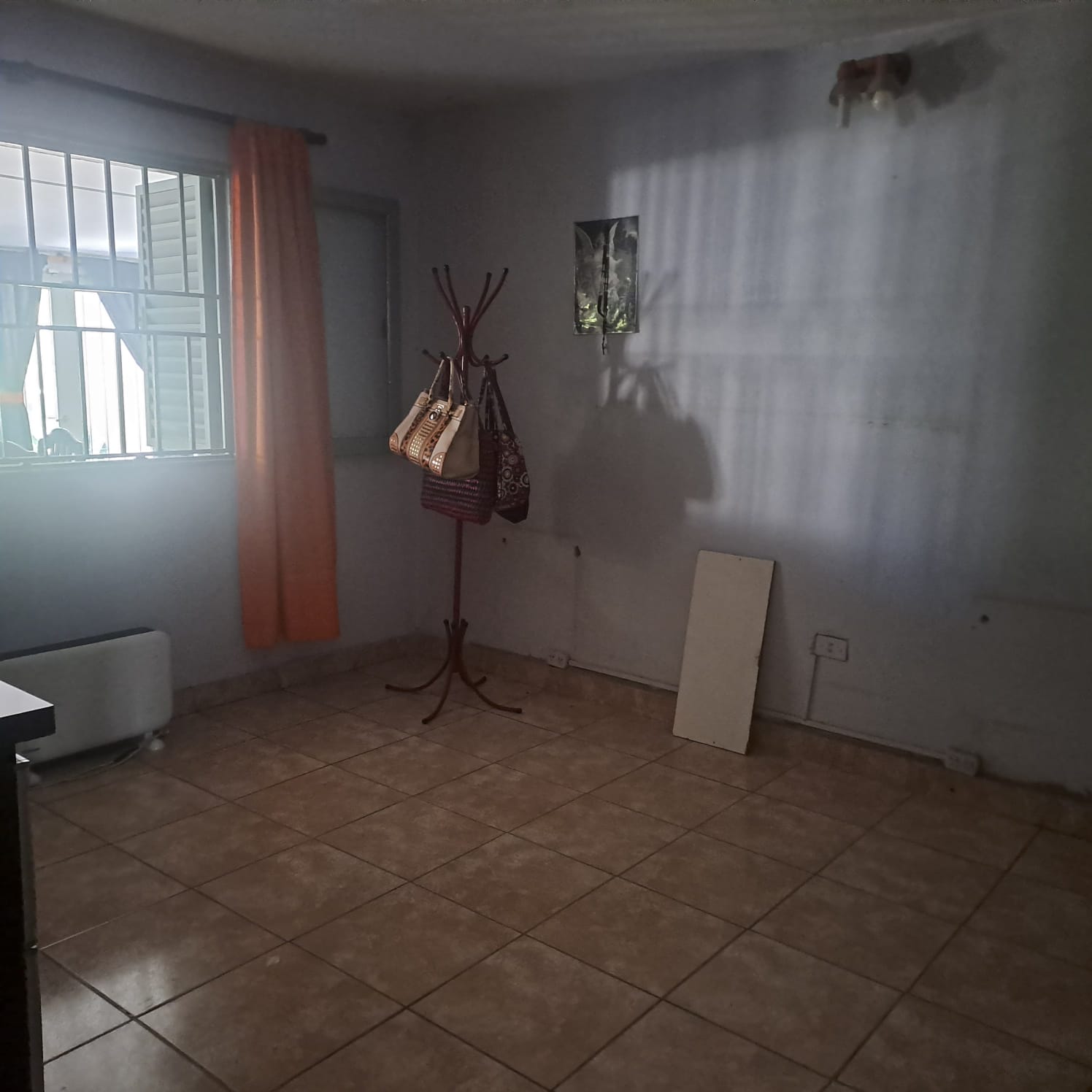 ALQUILER DE CASA EN BARRIO ZUMARAN