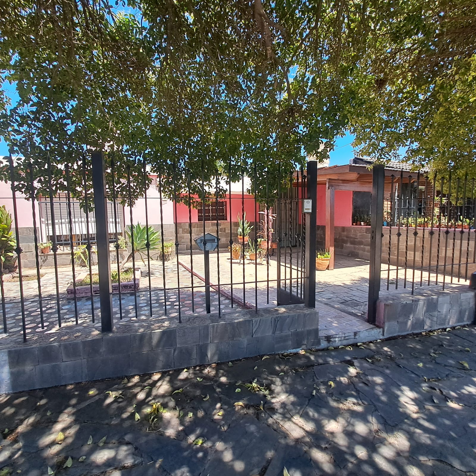 ALQUILER DE CASA EN BARRIO ZUMARAN