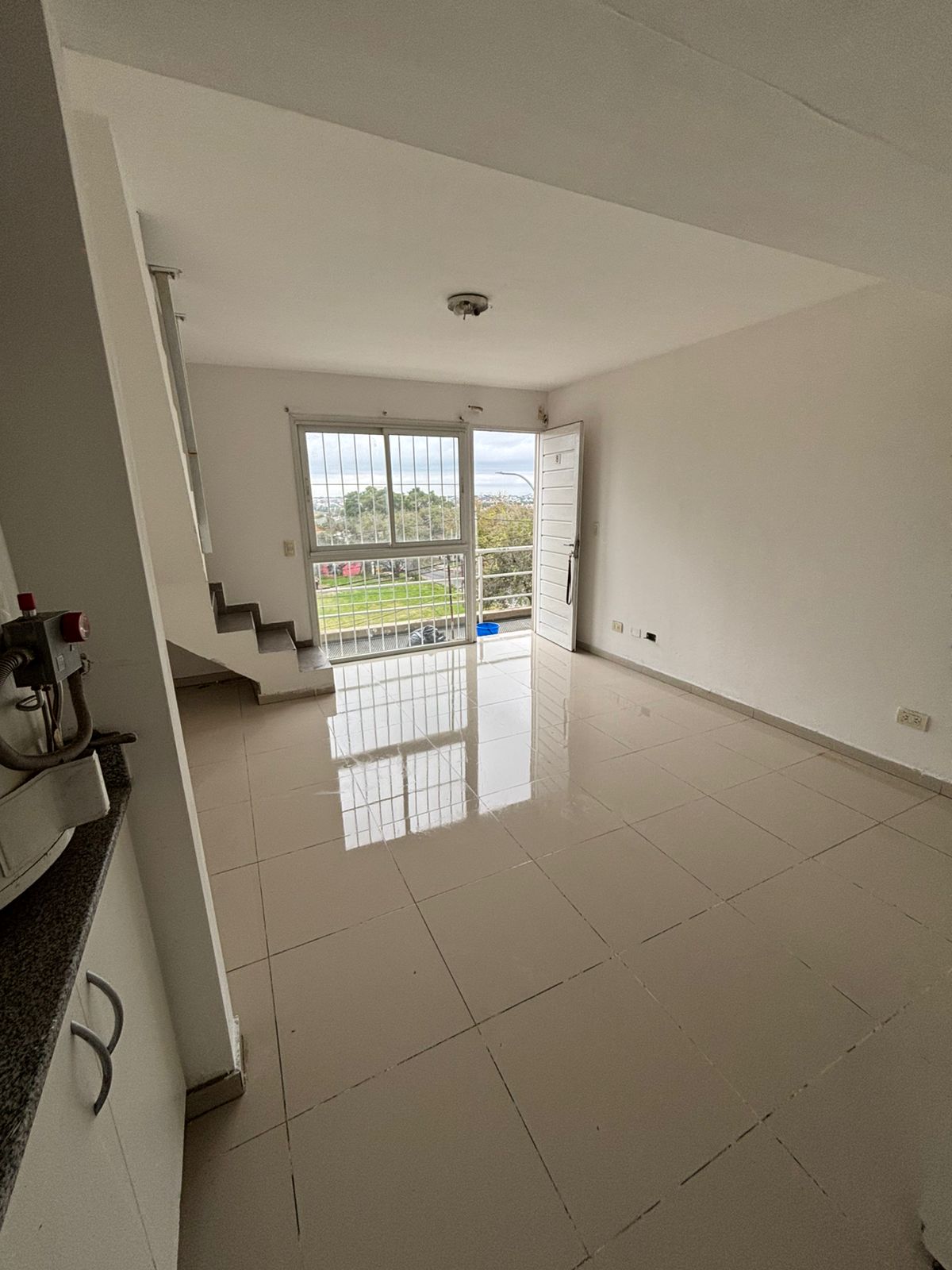 DUPLEX UN DORM CON TERRAZA B ALTO ALBERDI EN ALQUILER $290MIL