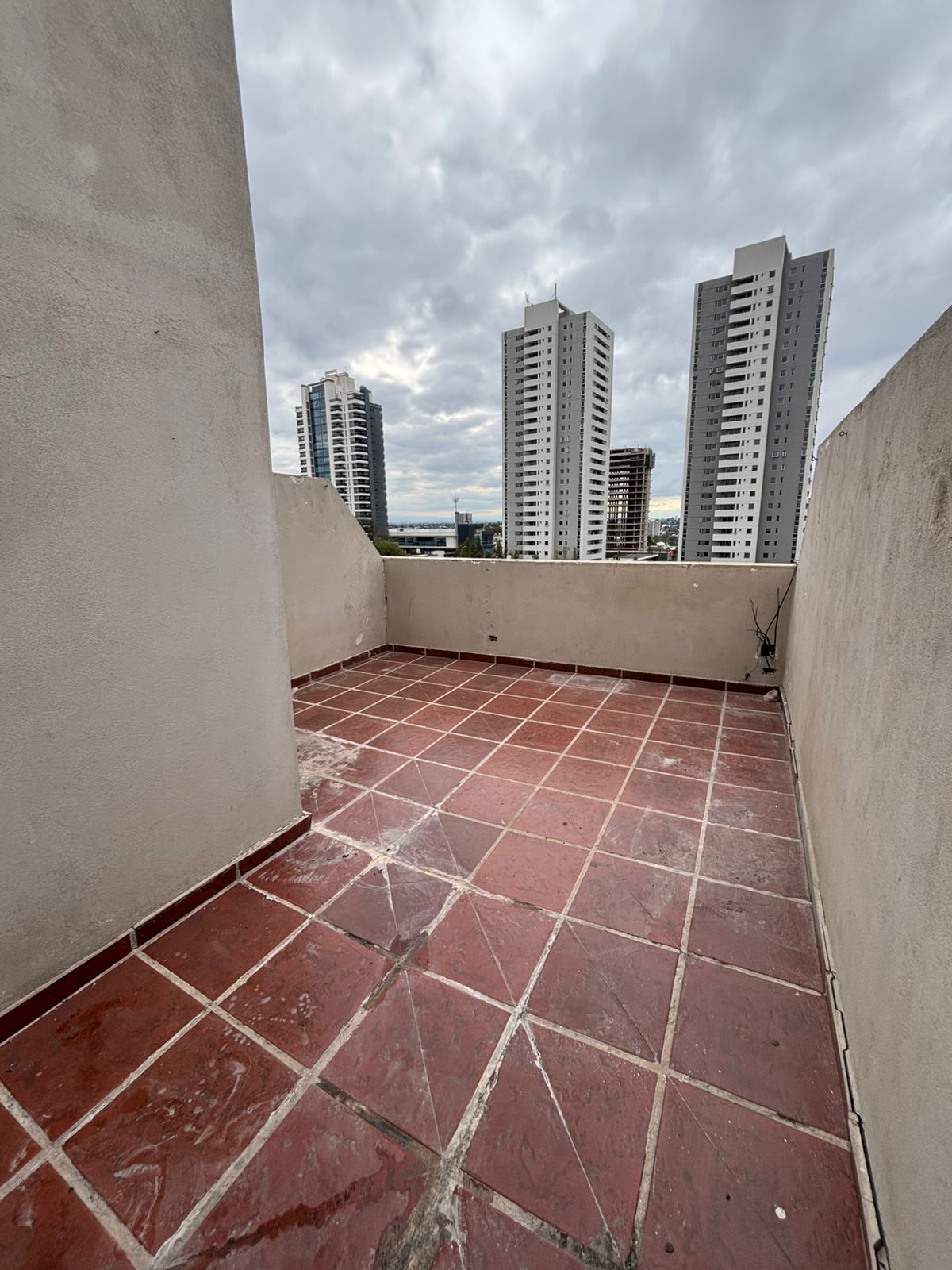 DUPLEX UN DORM CON TERRAZA B ALTO ALBERDI EN ALQUILER $290MIL