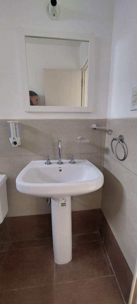 COFICO ALQUILA 1 DORM, BAÑO COMPLETO