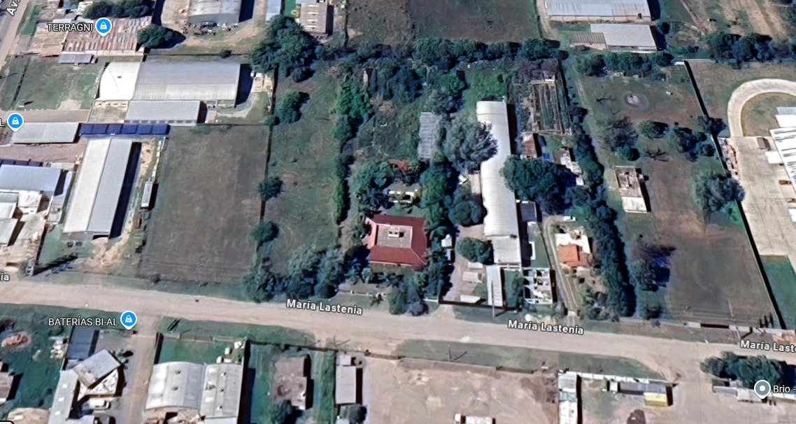 VENTA GRAN TERRENO  CASA