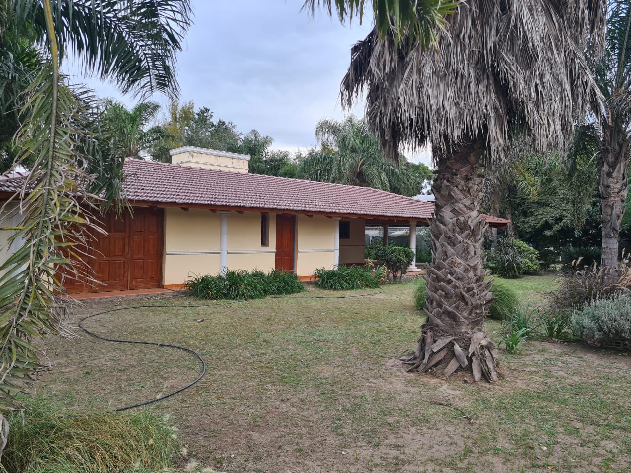 VENTA GRAN TERRENO  CASA