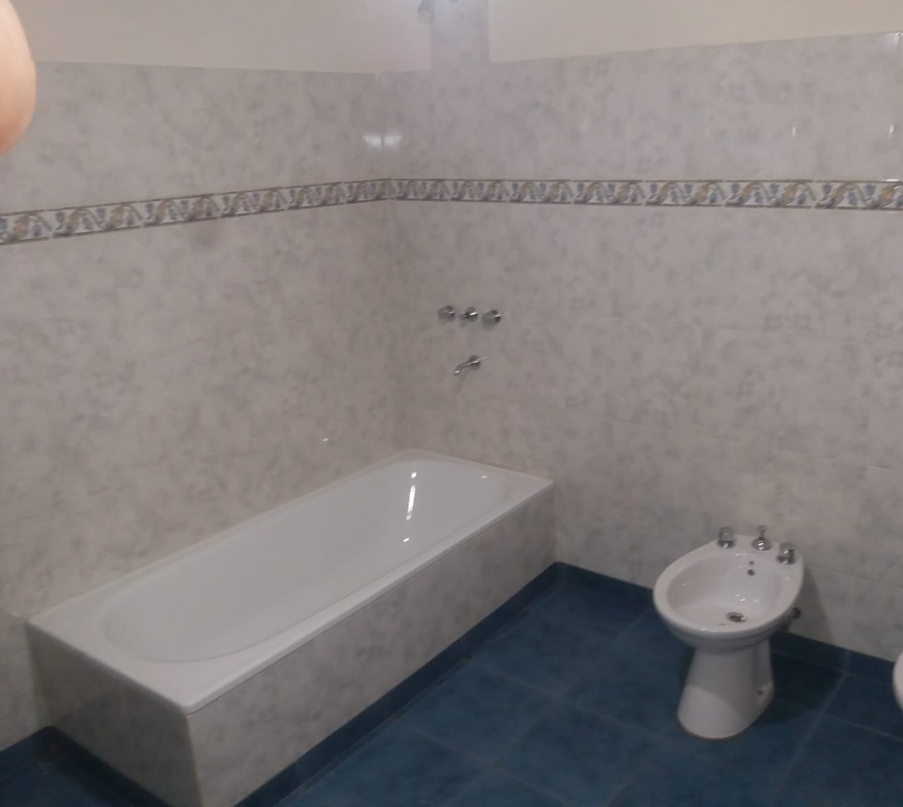 VENTA GRAN TERRENO  CASA