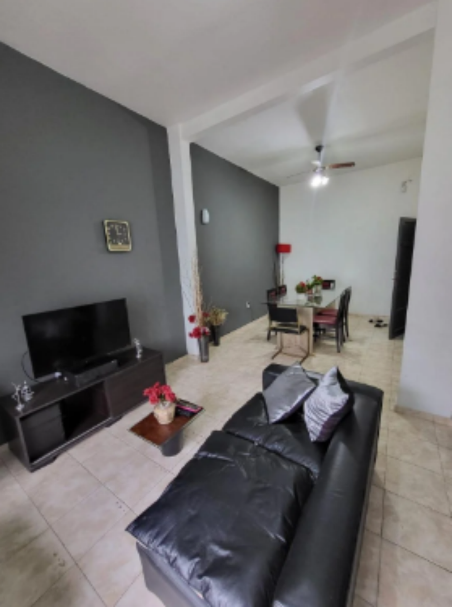 Casa amplia con pileta en San Vicente  4 dormitorios para disfrutar en familia - VENTA