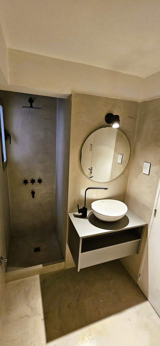 OPORTUNIDAD General Paz departamento en venta de dos dormitorios, dos baños, balcón y calefacción central