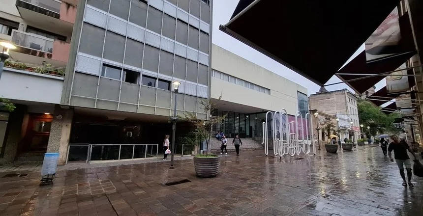 VENTA LOCAL COMERCIAL CÉNTRICO