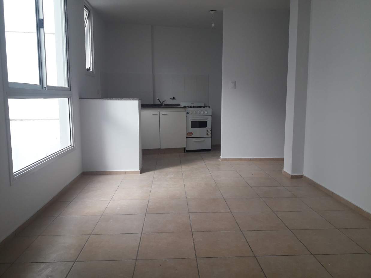 ALQUILO DEPARTAMENTO DE UN DORMITORIO CON BALCÓN EN ALBERDI - MARIANO MORENO 479 - A MINUTOS DEL CEN