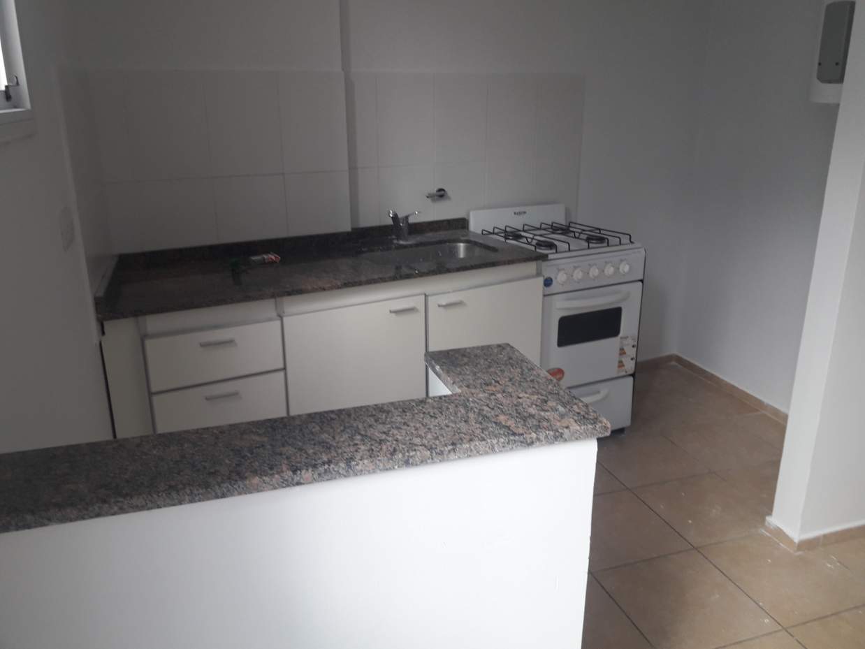 ALQUILO DEPARTAMENTO DE UN DORMITORIO CON BALCÓN EN ALBERDI - MARIANO MORENO 479 - A MINUTOS DEL CEN