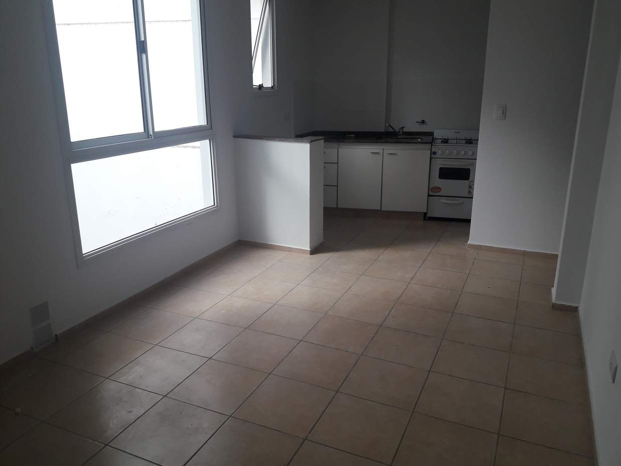 ALQUILO DEPARTAMENTO DE UN DORMITORIO CON BALCÓN EN ALBERDI - MARIANO MORENO 479 - A MINUTOS DEL CEN