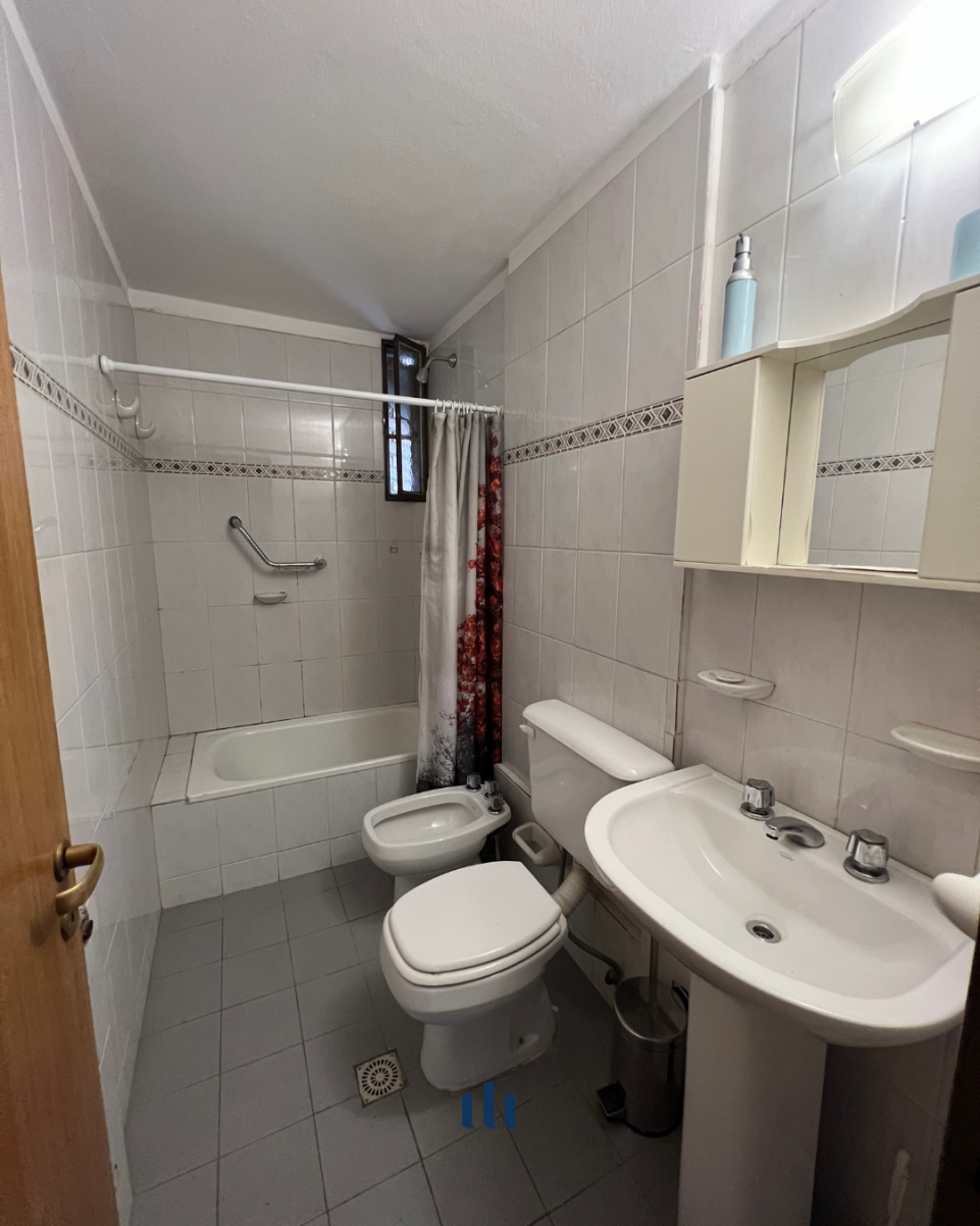 DEPTO DE 2 DORMITORIOS, 2 BAÑOS y BALCÓN. CORAZÓN DE NUEVA CÓRDOBA. EXCELENTE UBICACIÓN