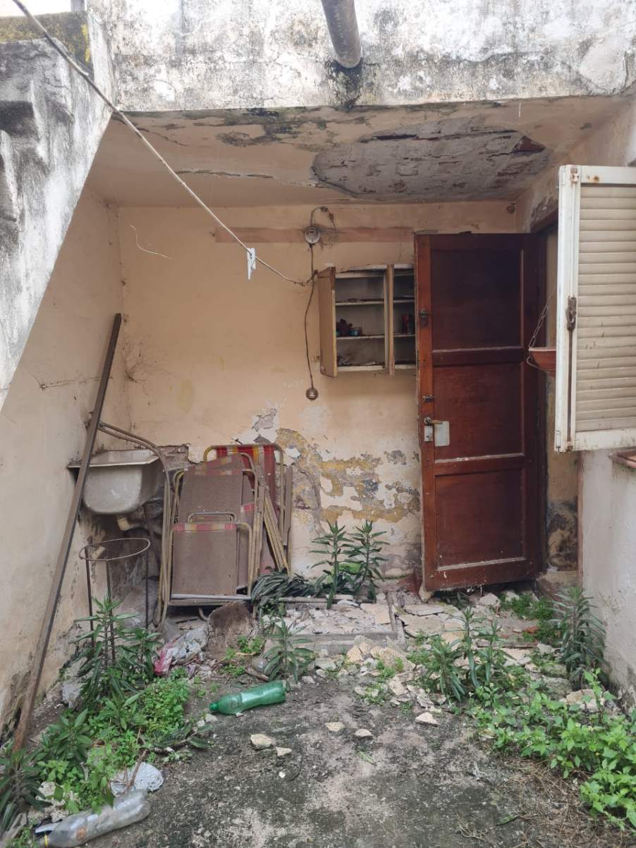 VENDO CASA DEPARTAMENTO A RECICLAR EN ALTO ALBERDI