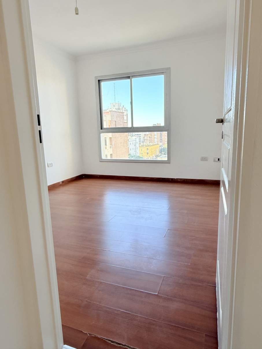 Mirá este Depto en COFICO!! Piso 7mo. Coc Separada. 2 Dorm. BALCON. Sucre 1465.