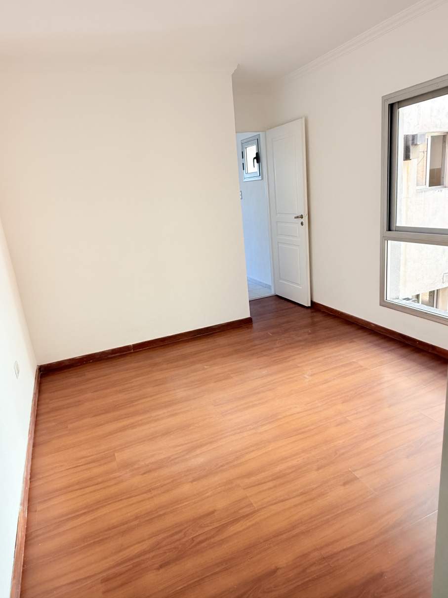 Mirá este Depto en COFICO!! Piso 7mo. Coc Separada. 2 Dorm. BALCON. Sucre 1465.