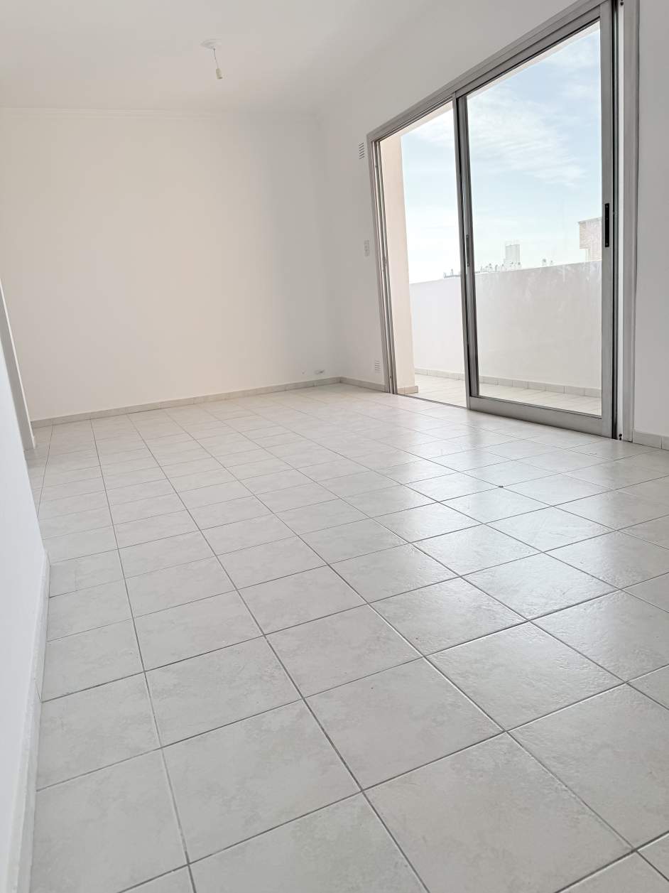 Mirá este Depto en COFICO!! Piso 7mo. Coc Separada. 2 Dorm. BALCON. Sucre 1465.