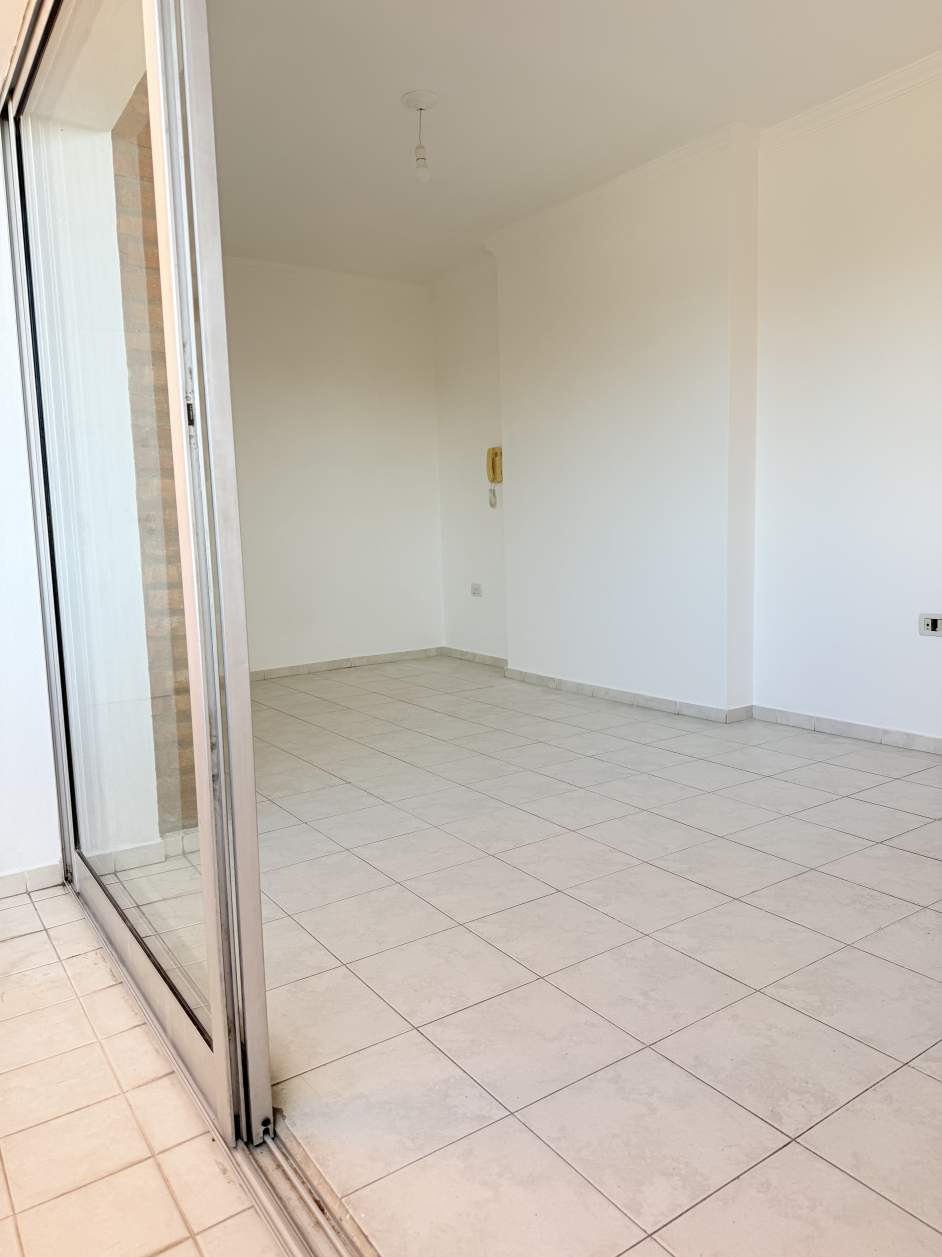 Mirá este Depto en COFICO!! Piso 7mo. Coc Separada. 2 Dorm. BALCON. Sucre 1465.