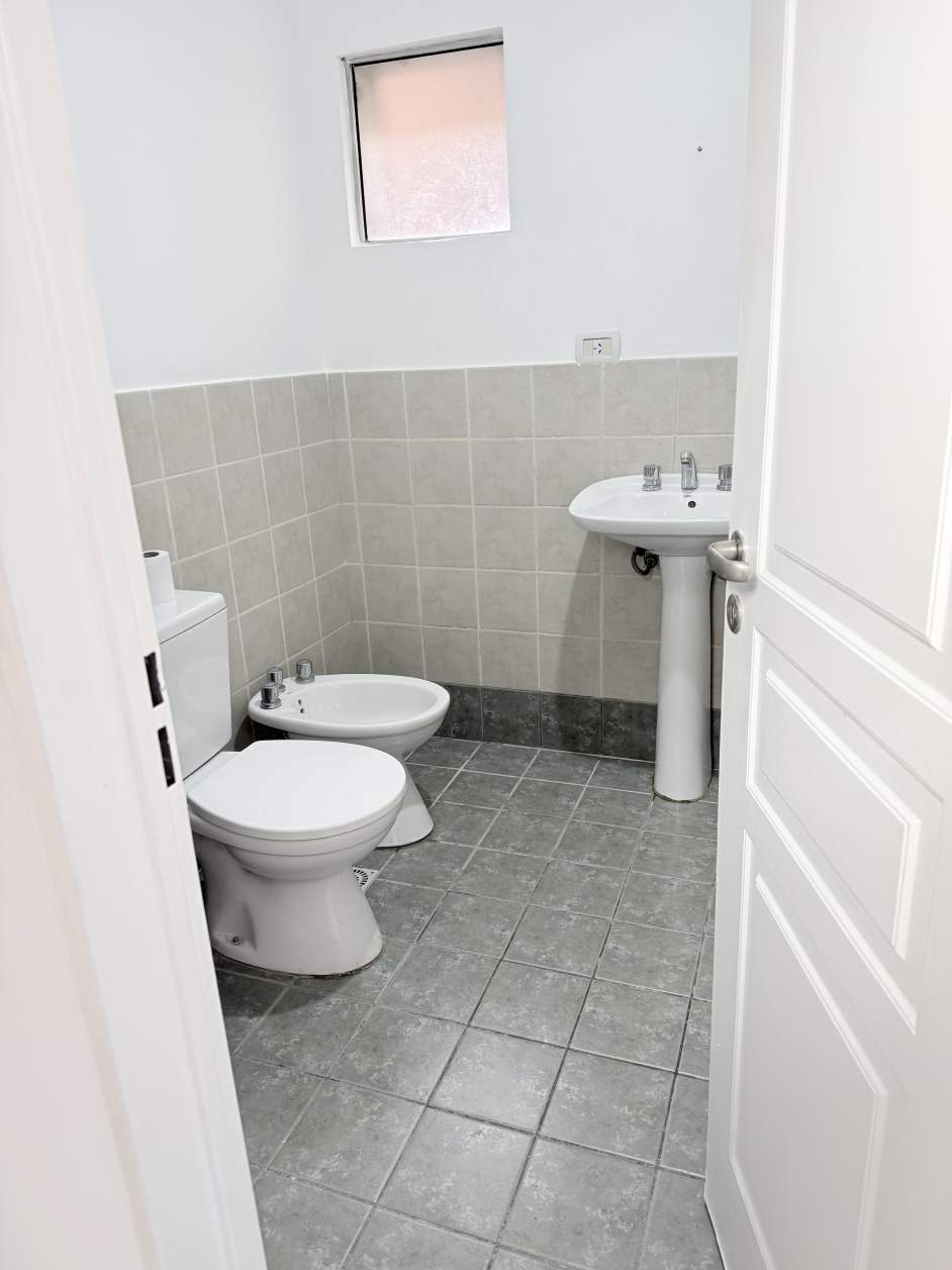 Mirá este Depto en COFICO!! Piso 7mo. Coc Separada. 2 Dorm. BALCON. Sucre 1465.