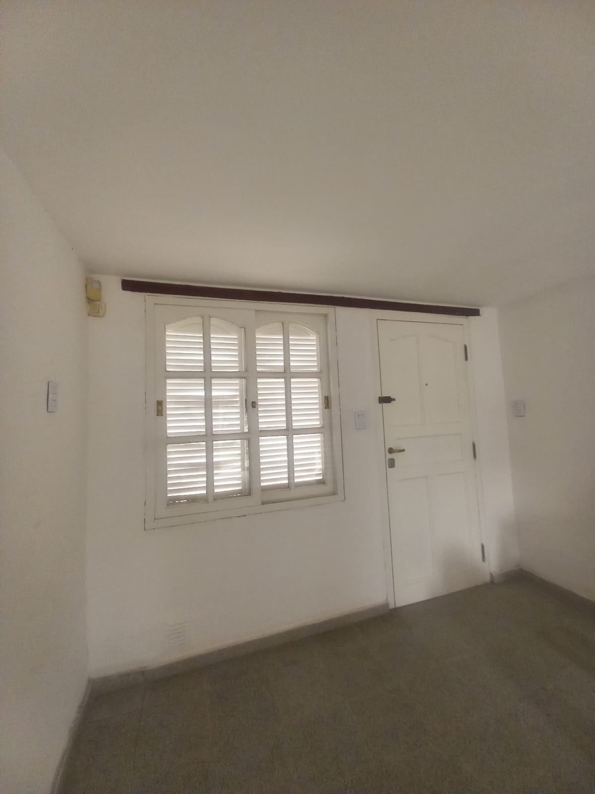 VENDEMOS CASA. UBICADA EN BANDA NORTE, 3 DORMITORIOS CON PATIO, PILETA Y COCHERA MAS DE UN VEHÍCULO EN LÍNEA, RIO CUARTO CORDONBA