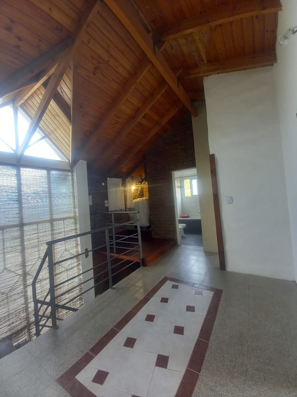 VENDEMOS CASA. UBICADA EN BANDA NORTE, 3 DORMITORIOS CON PATIO, PILETA Y COCHERA MAS DE UN VEHÍCULO EN LÍNEA, RIO CUARTO CORDONBA
