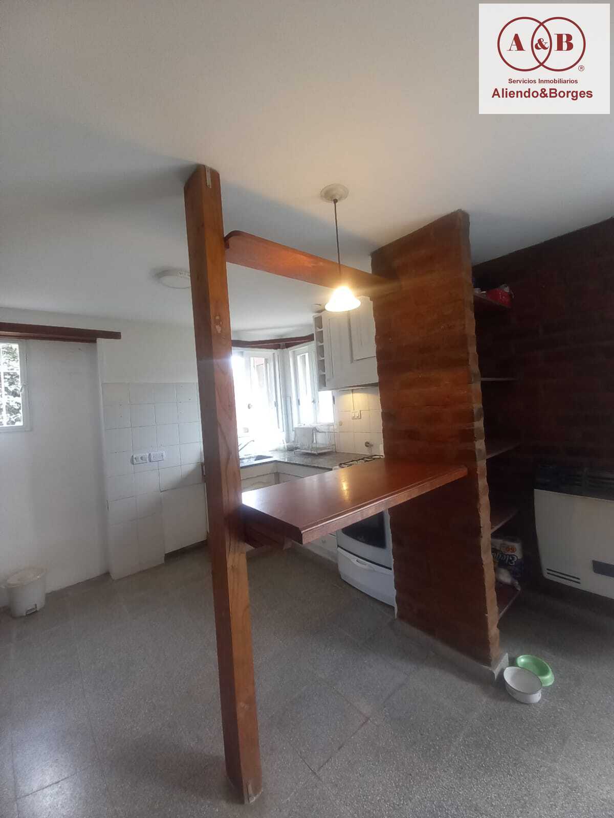 VENDEMOS CASA. UBICADA EN BANDA NORTE, 3 DORMITORIOS CON PATIO, PILETA Y COCHERA MAS DE UN VEHÍCULO EN LÍNEA, RIO CUARTO CORDONBA