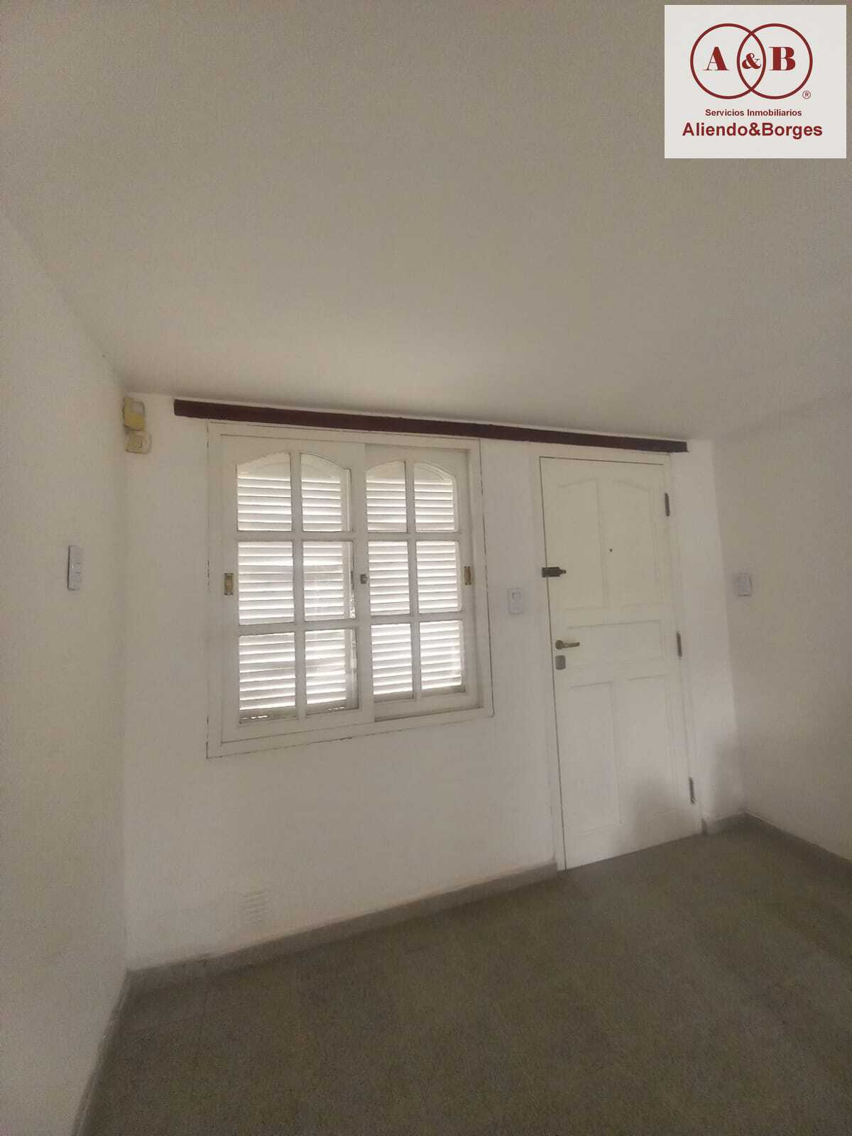 VENDEMOS CASA. UBICADA EN BANDA NORTE, 3 DORMITORIOS CON PATIO, PILETA Y COCHERA MAS DE UN VEHÍCULO EN LÍNEA, RIO CUARTO CORDONBA
